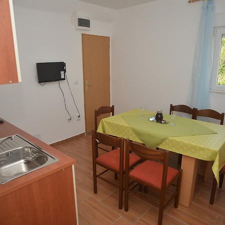Apartments Citrus Turanj Szoba fotó