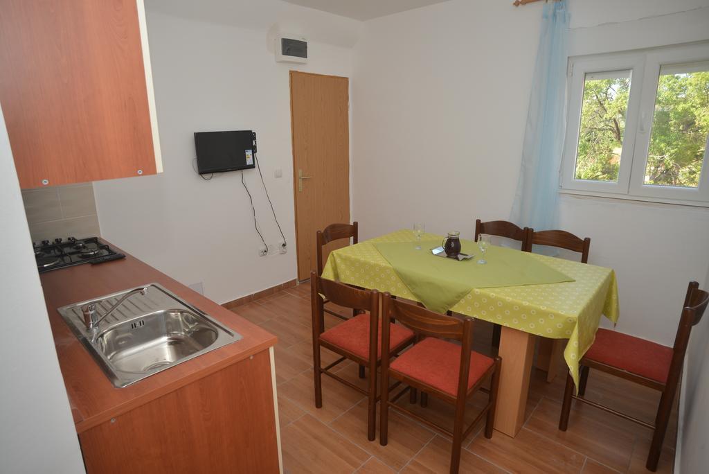 Apartments Citrus Turanj Szoba fotó